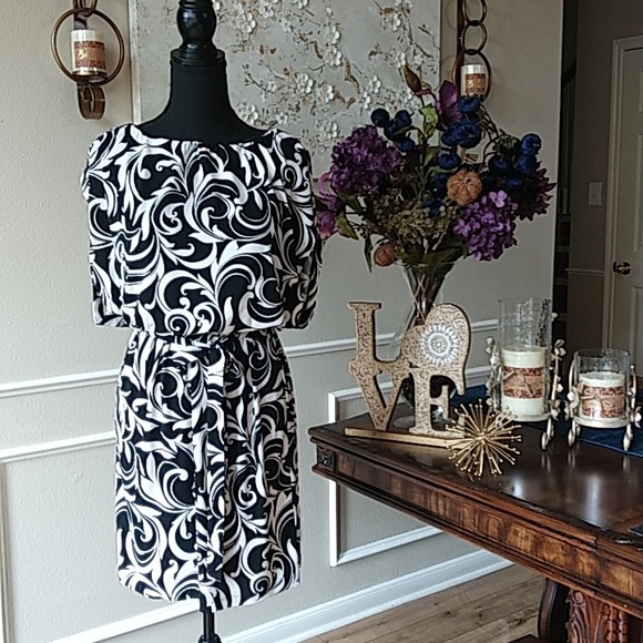 NWOT Black And White Belted Mini Dress By Enfocus Studio. Size 6 - Picture 12 of 17